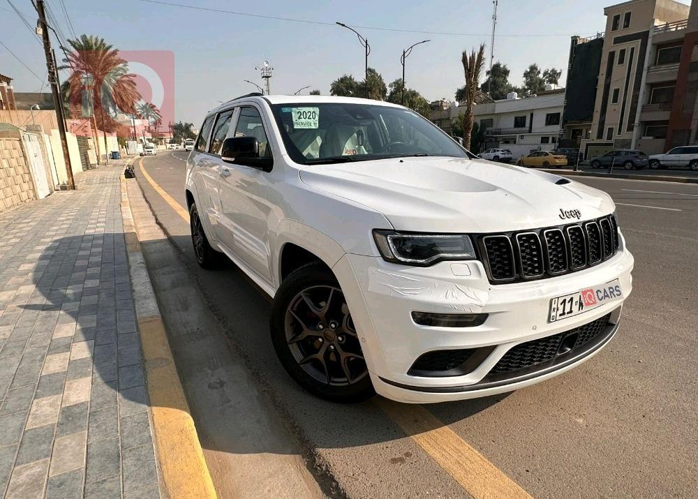 جیپ گراند شیرۆکی